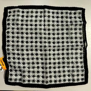 Harold pocket square 12”x12”